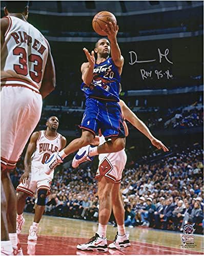 Damon Stoudamire Toronto Raptors İmzalı 16x 20 Lay Up vs. Chicago Bulls Fotoğrafı ROY 95-96 Yazıtlı-İmzalı NBA Fotoğrafları