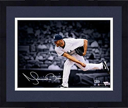Çerçeveli Mariano Rivera New York Yankees İmzalı 11 x 14 Atış Spot Işığı Fotoğrafı-İmzalı MLB Fotoğrafları